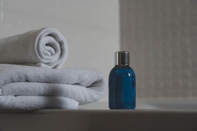 Zašto je L'ADRIA Rejuvenating Oil plave boje? Otkrijte sastojak koji obožavaju u Koreji!
